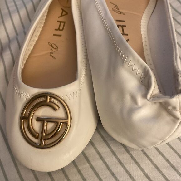 COPY - Tahari Women's White Ballet Flats - Picture 5 of 7